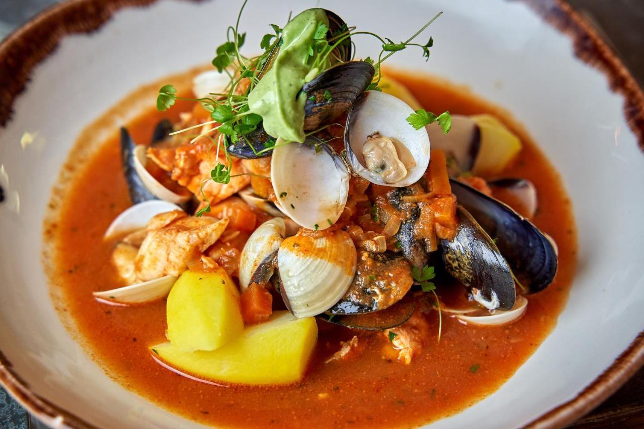 The Bower Inn Бриджуотър Екстериор снимка Clam and mussel chowder