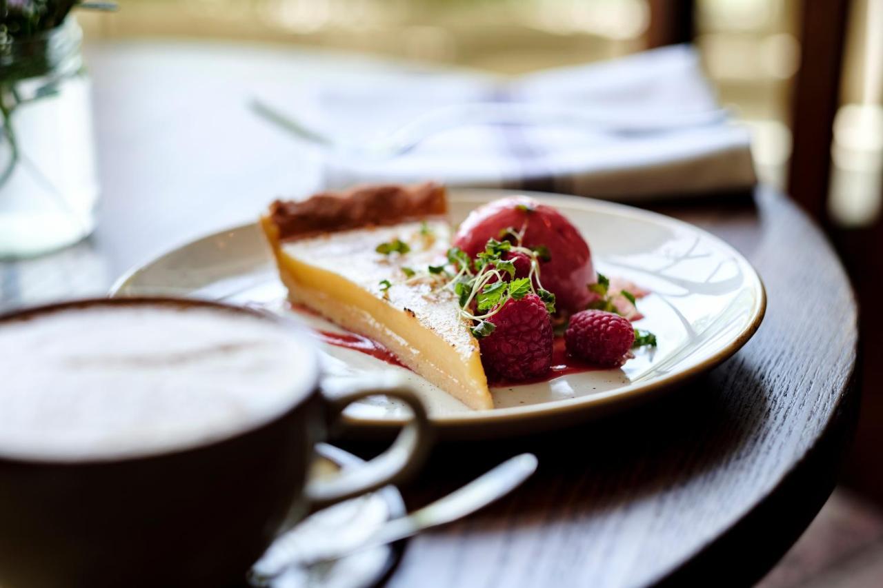 The Bower Inn Бриджуотър Екстериор снимка A dessert at the restaurant