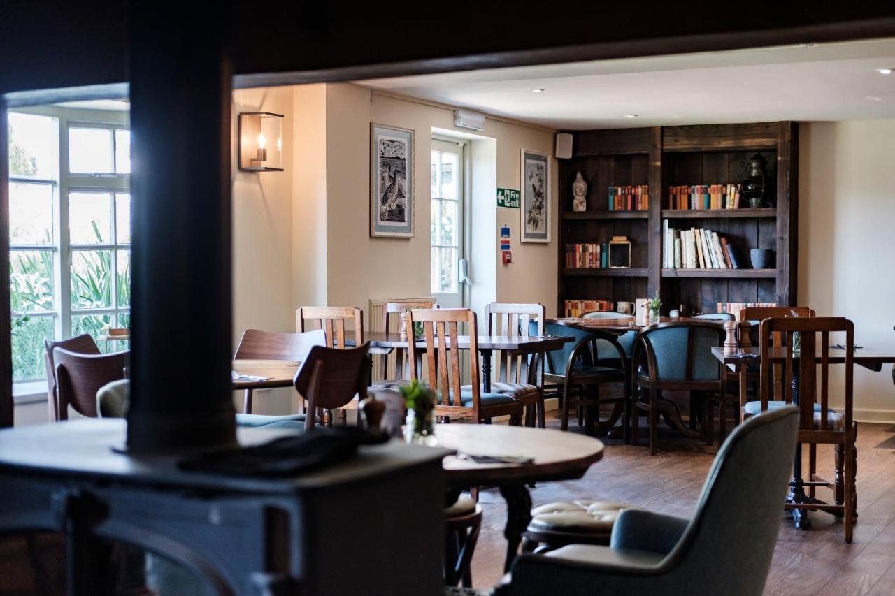 The Bower Inn Бриджуотър Екстериор снимка The interior of the restaurant